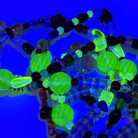 Vintage Uranium Glass Necklace Czech Glass Long Necklace  27" - Picture 2 of 12
